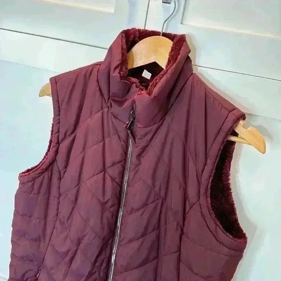 Women’s Large Burgundy Vest Zip Up - Picture 3 of 7